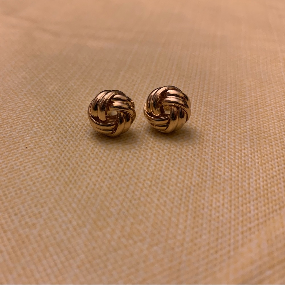 Gold Love Knot Earrings 💕